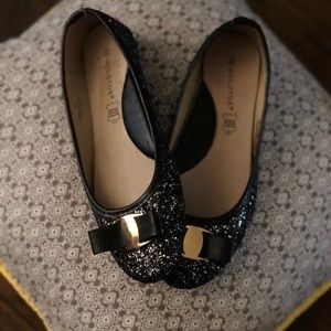 GOLDTOE black flats
